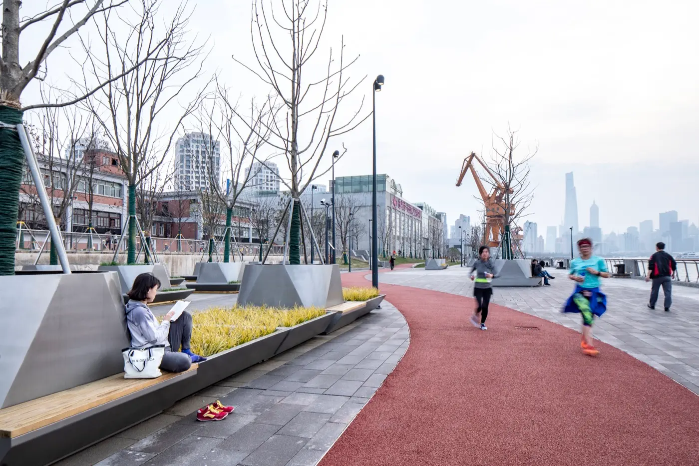 🌅 “东外滩”的崛起:浦东的艺术、建筑和滨河步道