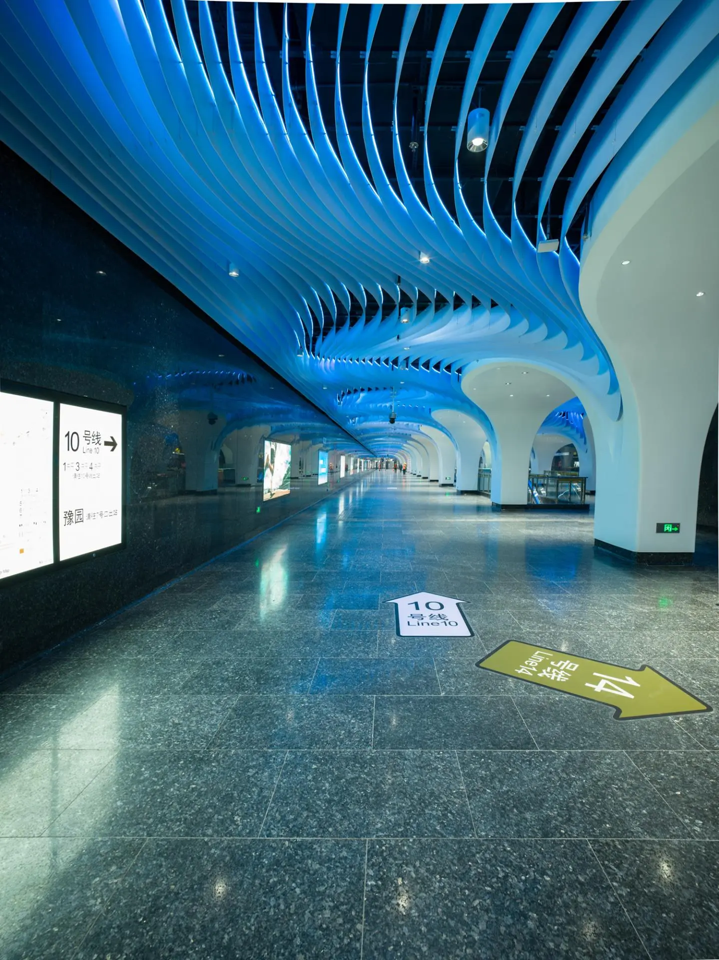 🚇 Padroneggiare la linea 14 della metropolitana: il tuo biglietto d'oro per esplorare Shanghai come un abitante del posto
